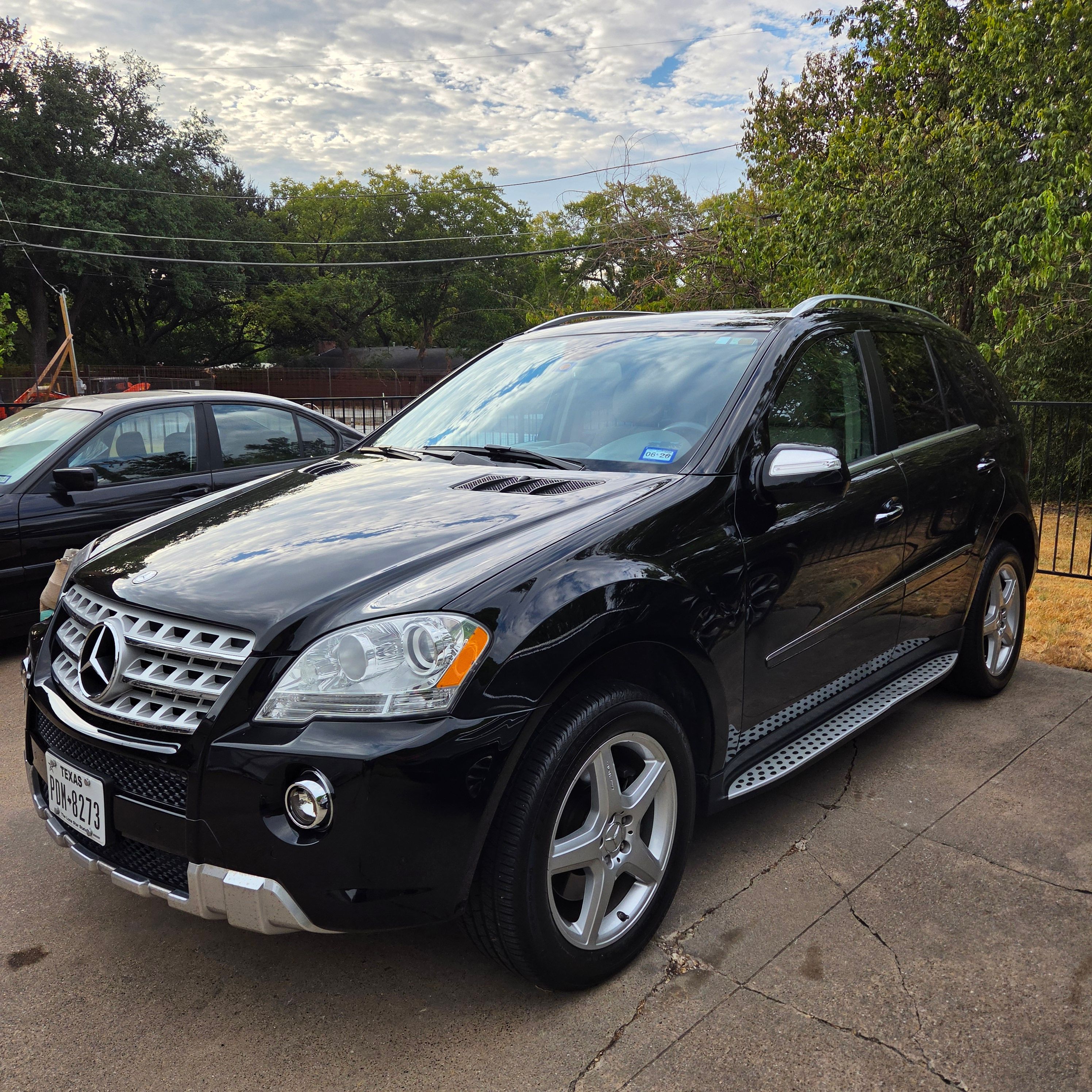 Used 2009 Mercedes-Benz ML 550 4MATIC image 1