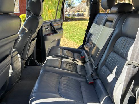 Used 2002 Lexus LX 470 4WD image 12