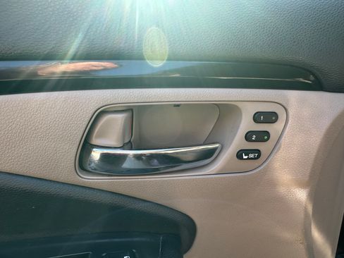 Used 2017 Honda Pilot Touring image 16