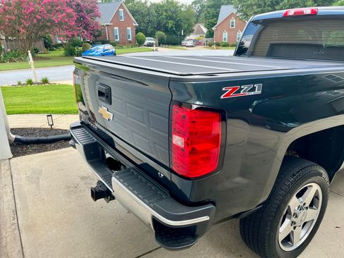 Used 2017 Chevrolet Silverado 2500 LT w/ All Star Edition AWD/4WD image 6