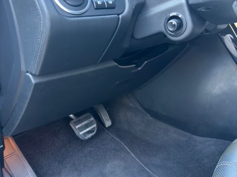 Used 2013 Land Rover Range Rover Sport HSE LUX w/ Luxury Interior Pkg image 11