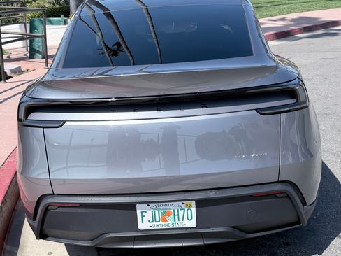 Used 2026 Tesla Model Y Long Range image 5