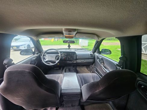 Used 2000 Dodge Dakota 2WD Quad Cab image 11