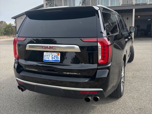 Used 2023 GMC Yukon XL Denali w/ Denali Reserve Package image 9