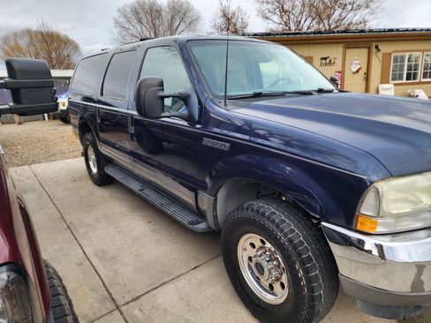 Used 2003 Ford Excursion XLT image 4