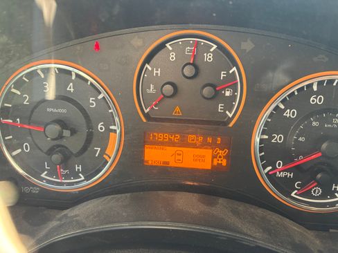 Used 2011 Nissan Titan PRO-4X AWD/4WD image 10