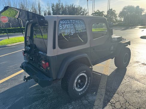 Used 2002 Jeep Wrangler SE image 16