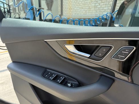 Used 2018 Audi Q7 3.0T Premium Plus w/ Premium Plus Package image 18