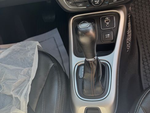 Used 2019 Jeep Compass Latitude w/ Cold Weather Group AWD/4WD image 25