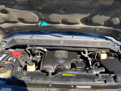 Used 2011 Nissan Armada Platinum w/ 2nd Row Captain Seat Pkg image 18