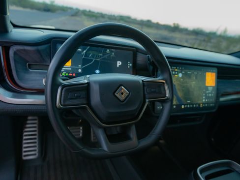 Used 2022 Rivian R1T Adventure AWD/4WD image 19