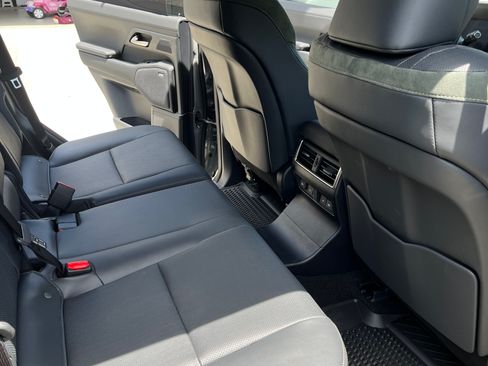 Used 2026 Lexus GX 550 AWD/4WD image 16