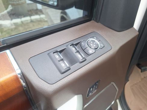 Used 2015 Ford F150 King Ranch w/ Equipment Group 601A Luxury image 8