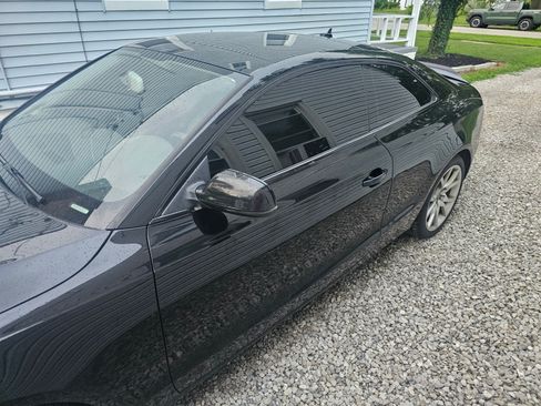 Used 2011 Audi A5 2.0T Premium image 2