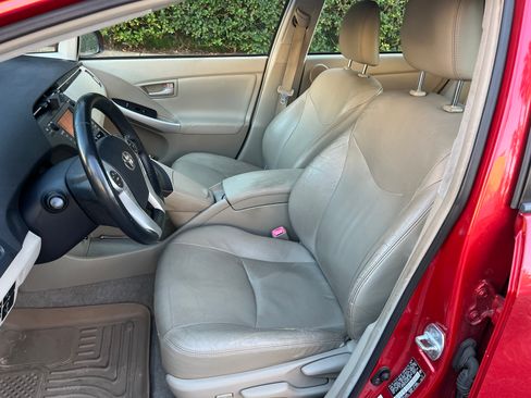 Used 2010 Toyota Prius Five image 9