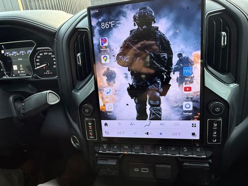 Used 2021 GMC Sierra 3500 AT4 w/ AT4 Premium Plus Package image 9