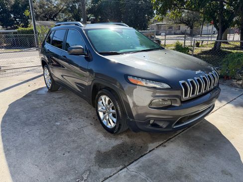 Used 2016 Jeep Cherokee Limited image 2