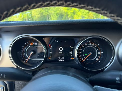 Used 2021 Jeep Wrangler Unlimited Sport AWD/4WD image 9