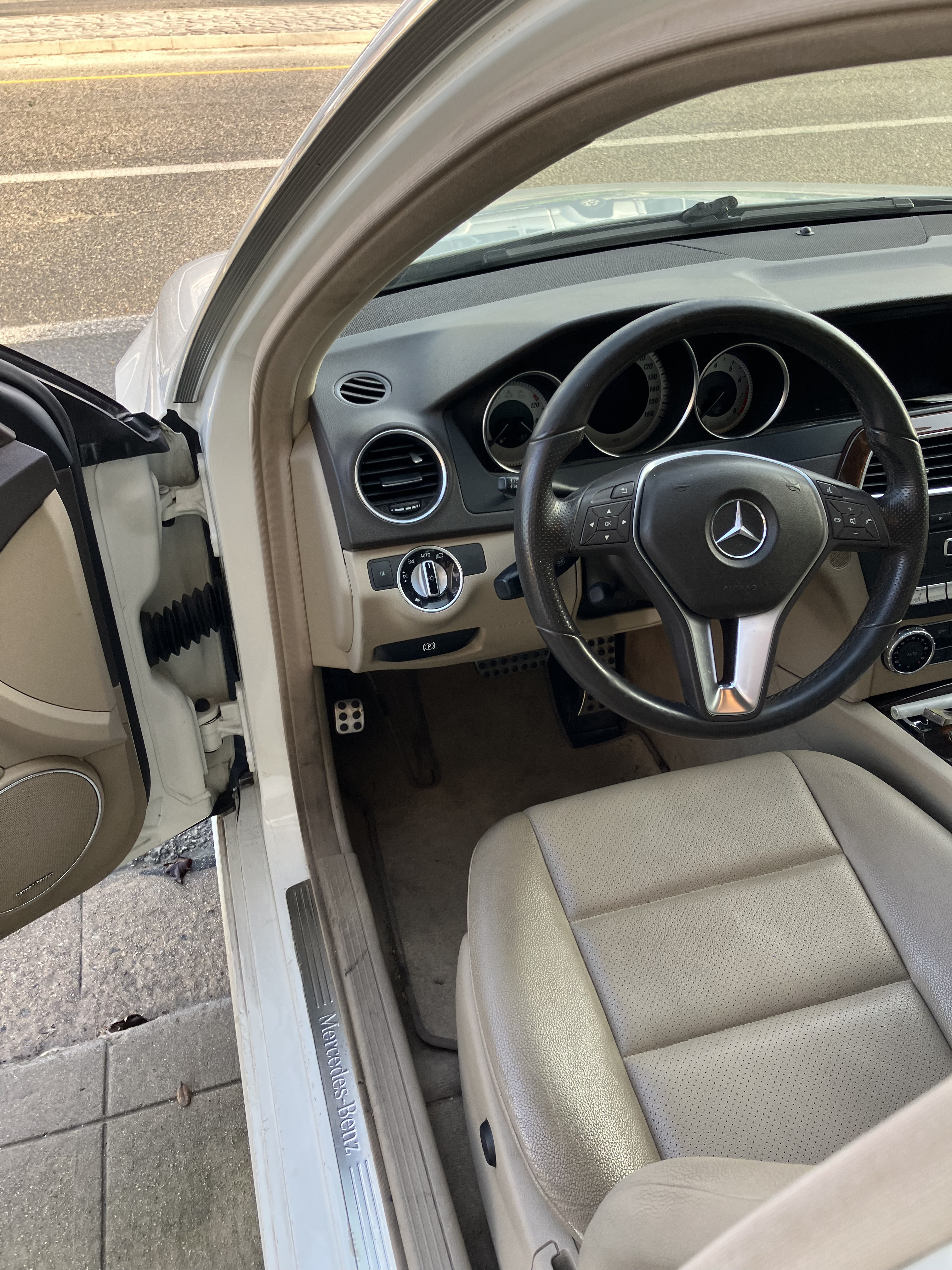 Used 2012 Mercedes-Benz C 250 Sedan image 6