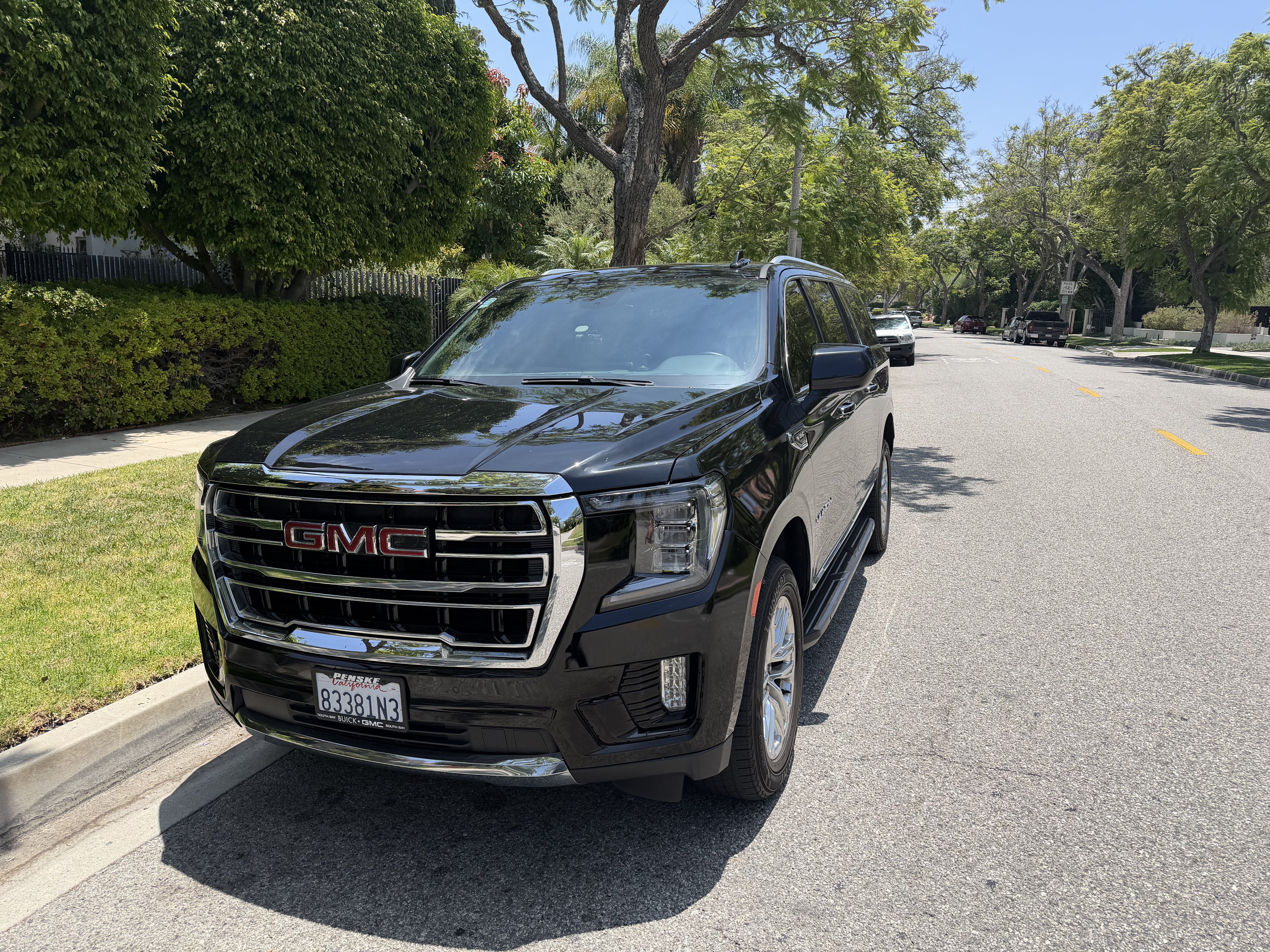Used 2023 GMC Yukon XL SLT RWD image 2