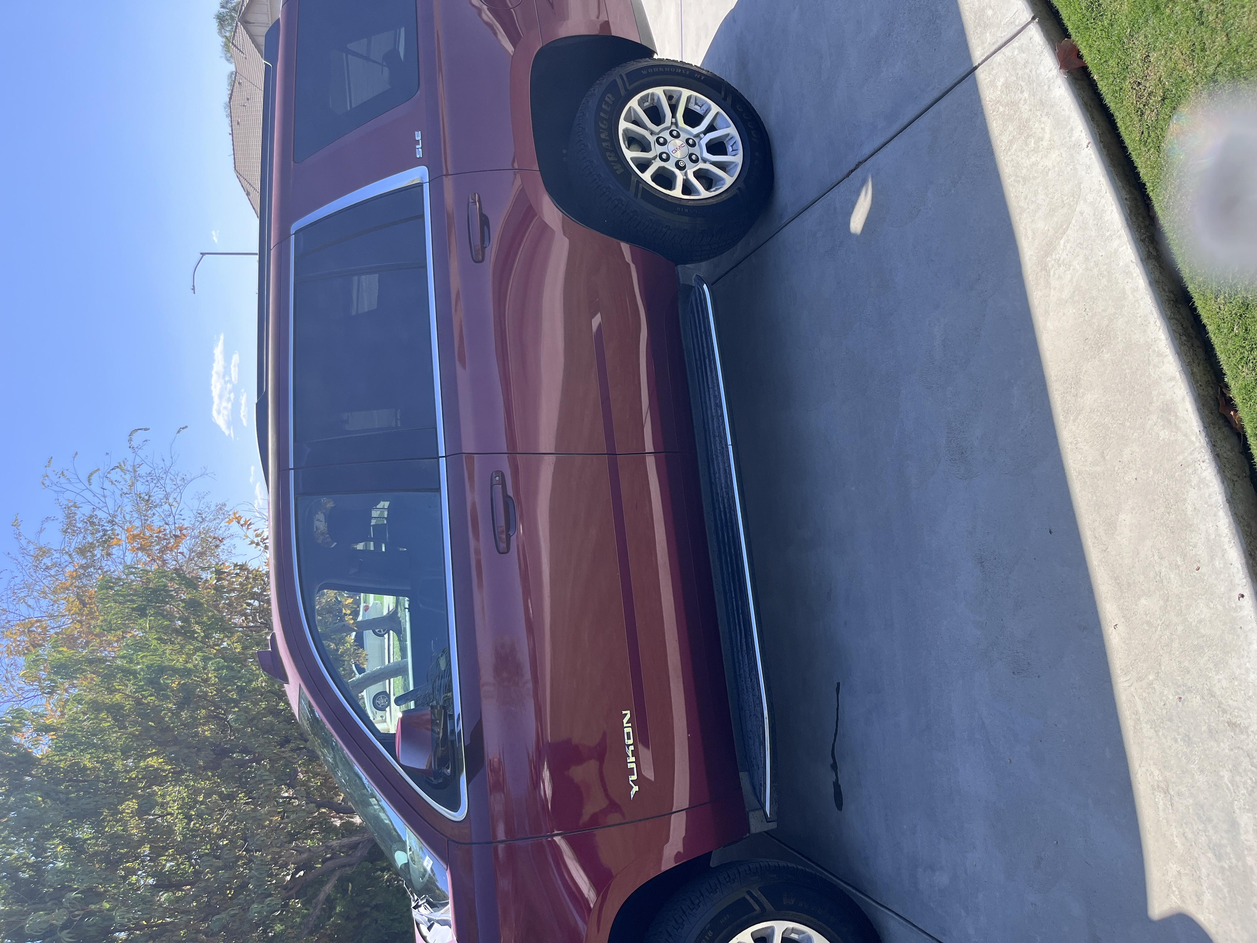 Used 2016 GMC Yukon SLE RWD image 11