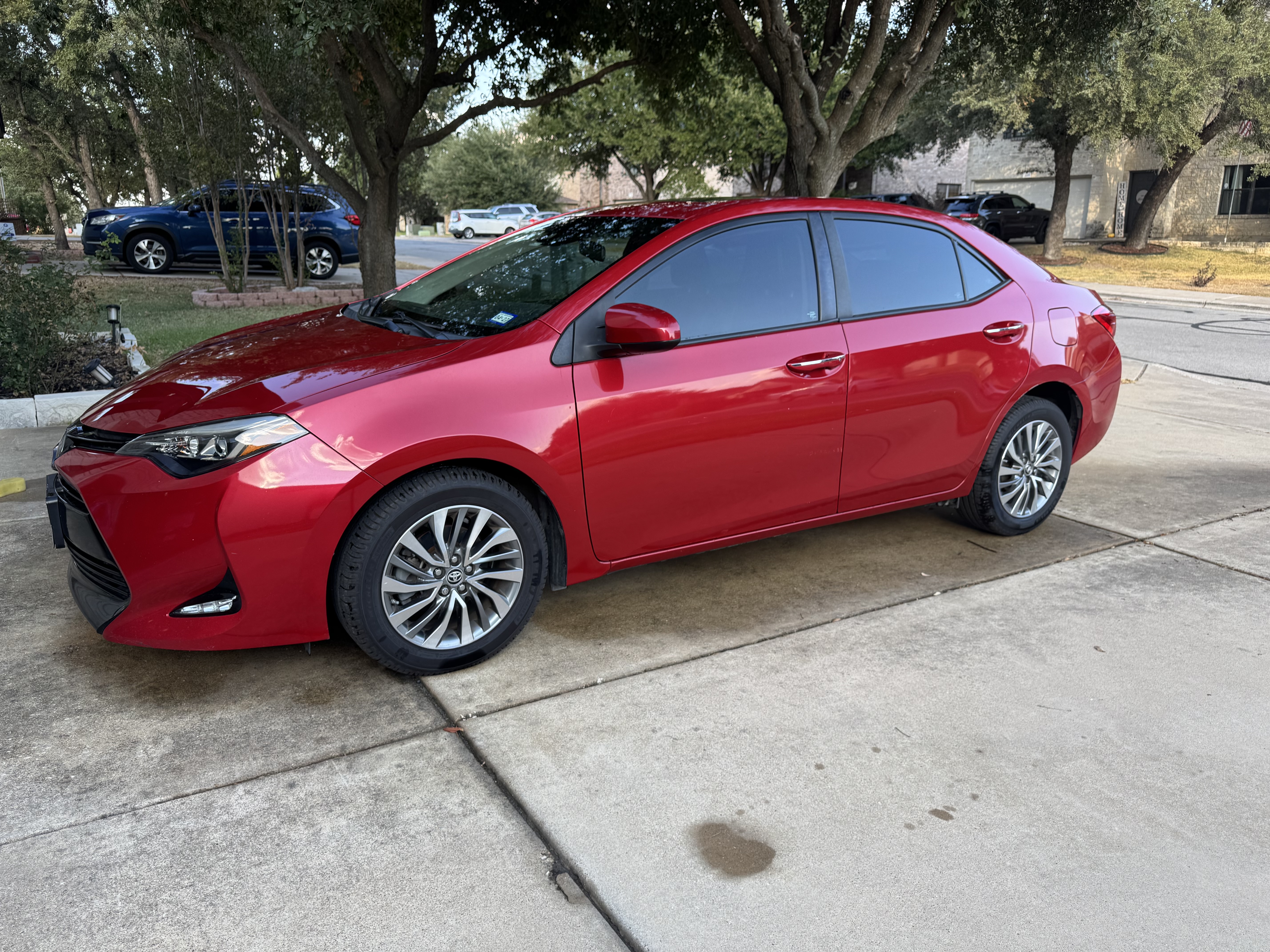 Used 2017 Toyota Corolla XLE FWD image 1