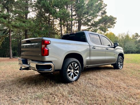 Used 2025 Chevrolet Silverado 1500 LT w/ Texas Edition Plus RWD image 2