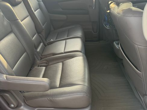 Used 2014 Honda Odyssey Touring Elite image 13