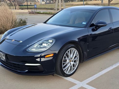 Used 2017 Porsche Panamera 4 image 16