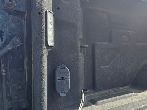 Used 2021 GMC Sierra 2500 4x4 Crew Cab w/ Gooseneck/5TH Wheel Package image 9