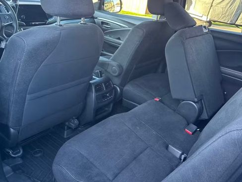 Used 2022 Honda Pilot Sport image 12