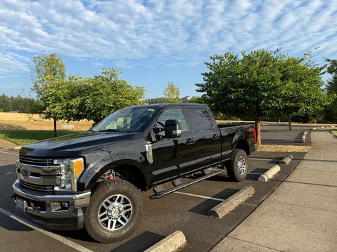 Used 2017 Ford F250 Lariat w/ Lariat Value Package AWD/4WD image 13
