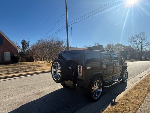 Used 2004 HUMMER H2 w/ Preferred Equipment Group image 5