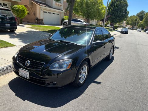 Used 2005 Nissan Altima 2.5 SL w/ (G02) SL Pkg FWD image 2