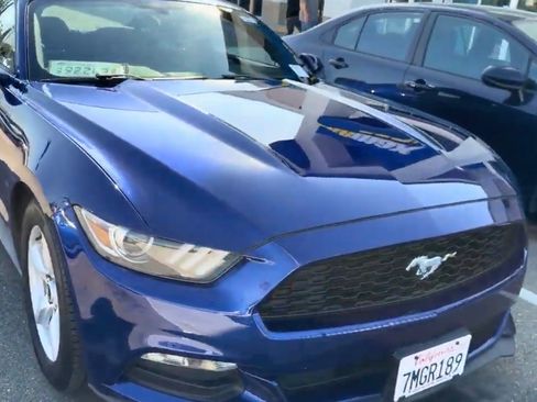 Used 2015 Ford Mustang Coupe RWD image 8
