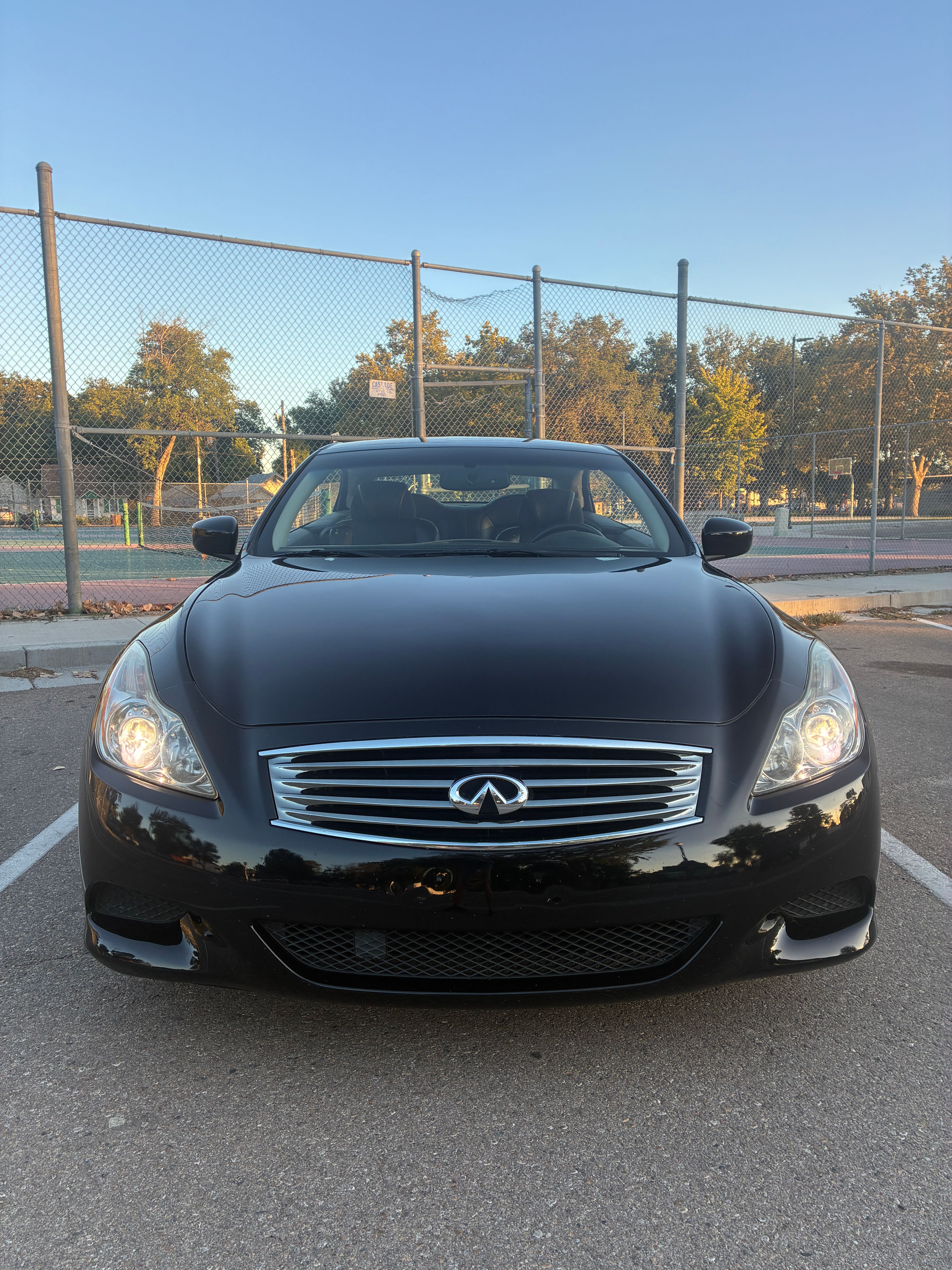 Used 2010 INFINITI G37 Sport w/ Navigation Pkg RWD image 2