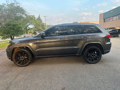 Used 2017 Jeep Grand Cherokee Altitude