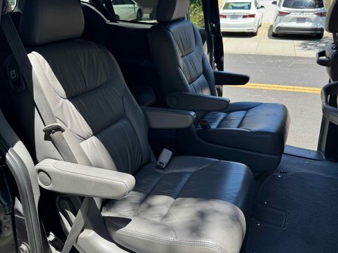 Used 2010 Honda Odyssey EX-L image 11