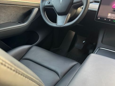 Used 2023 Tesla Model Y Long Range image 9
