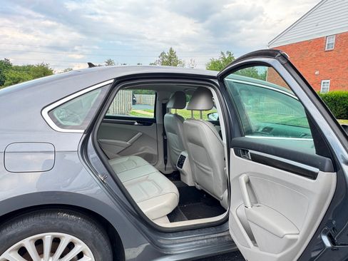 Used 2017 Volkswagen Passat 1.8T SE w/ SE Lighting Package FWD image 18