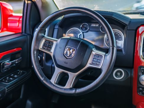 Used 2016 RAM 1500 Laramie w/ Convenience Group image 8