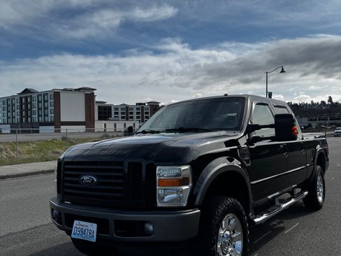 Used 2008 Ford F350 FX4 image 2