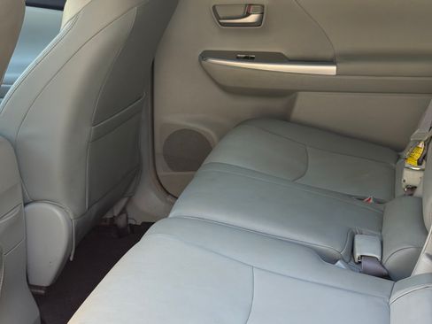 Used 2014 Toyota Prius V Five image 10