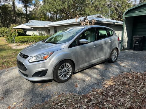 Used 2018 Ford C-MAX SE image 2