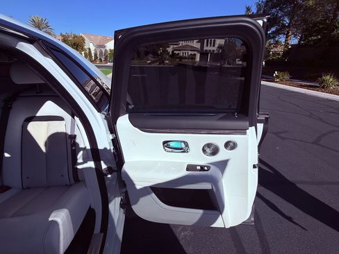 Used 2022 Rolls-Royce Ghost image 15