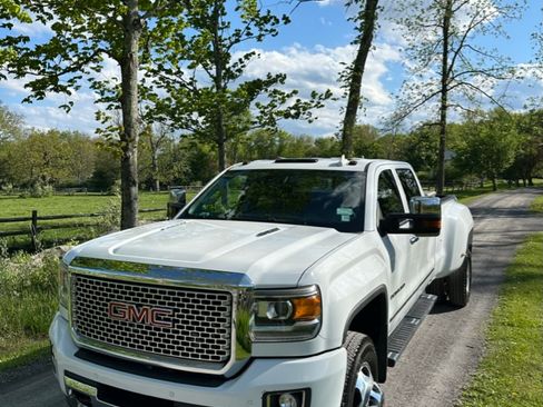 Used 2016 GMC Sierra 3500 Denali w/ Duramax Plus Package AWD/4WD image 5