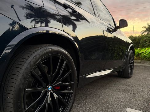 Used 2021 BMW X5 M50i w/ Executive Package image 11