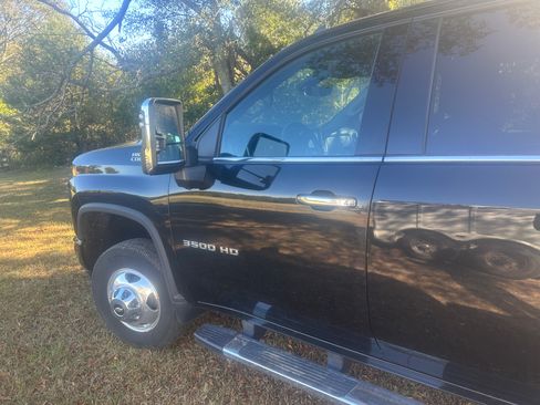 Used 2022 Chevrolet Silverado 3500 High Country w/ Snow Plow Prep/Camper Package image 4