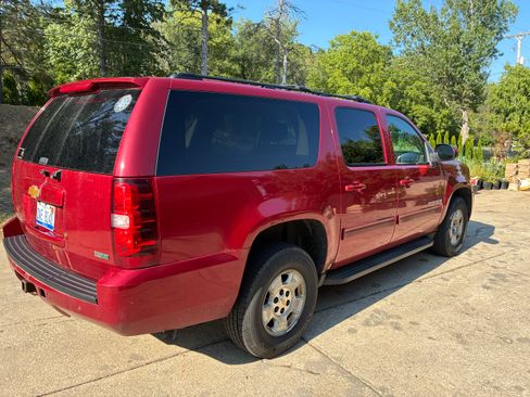 Used 2012 Chevrolet Suburban LS w/ Convenience Package 1 AWD/4WD image 6