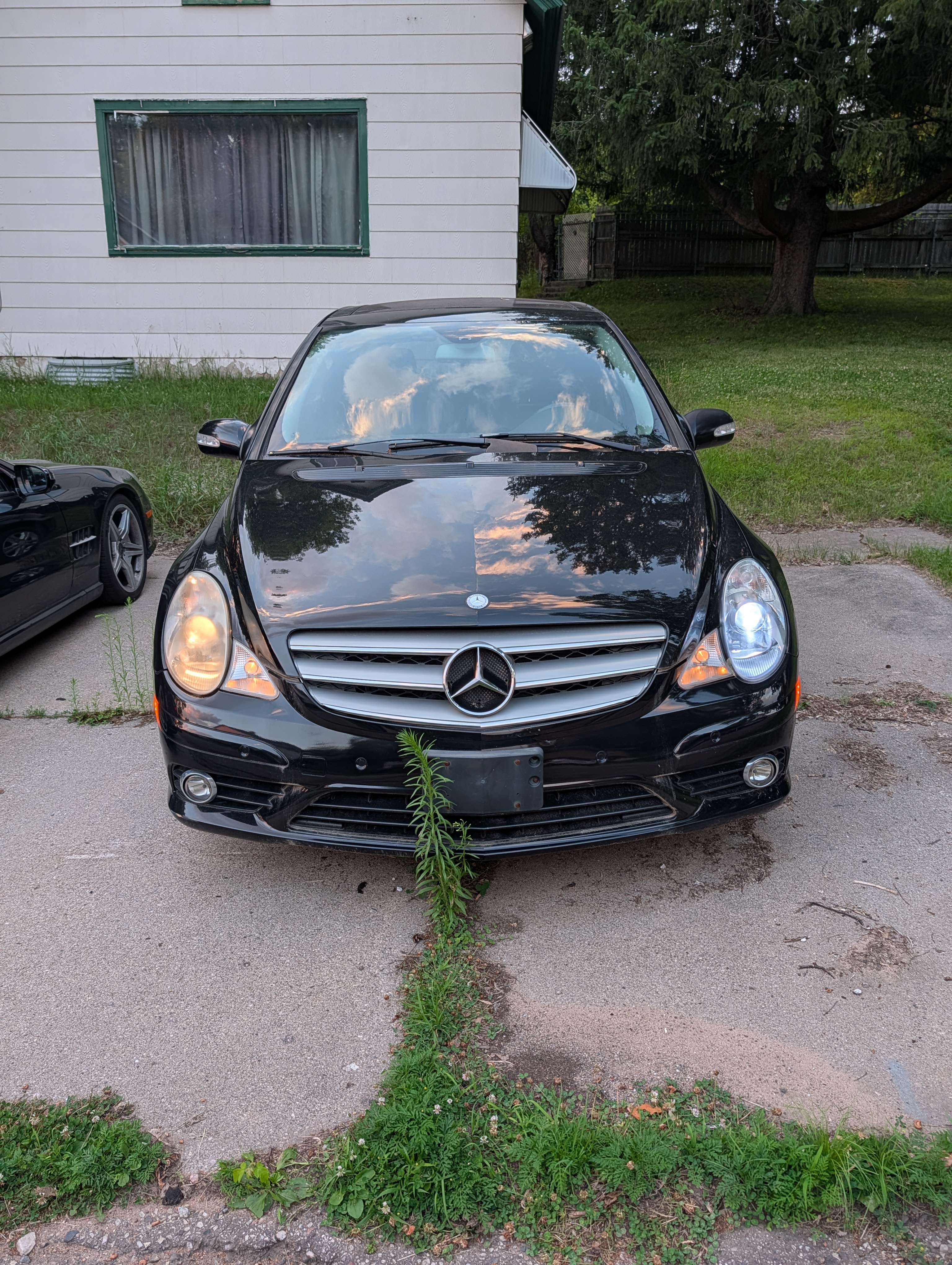 Used 2008 Mercedes-Benz R 350 4MATIC image 2